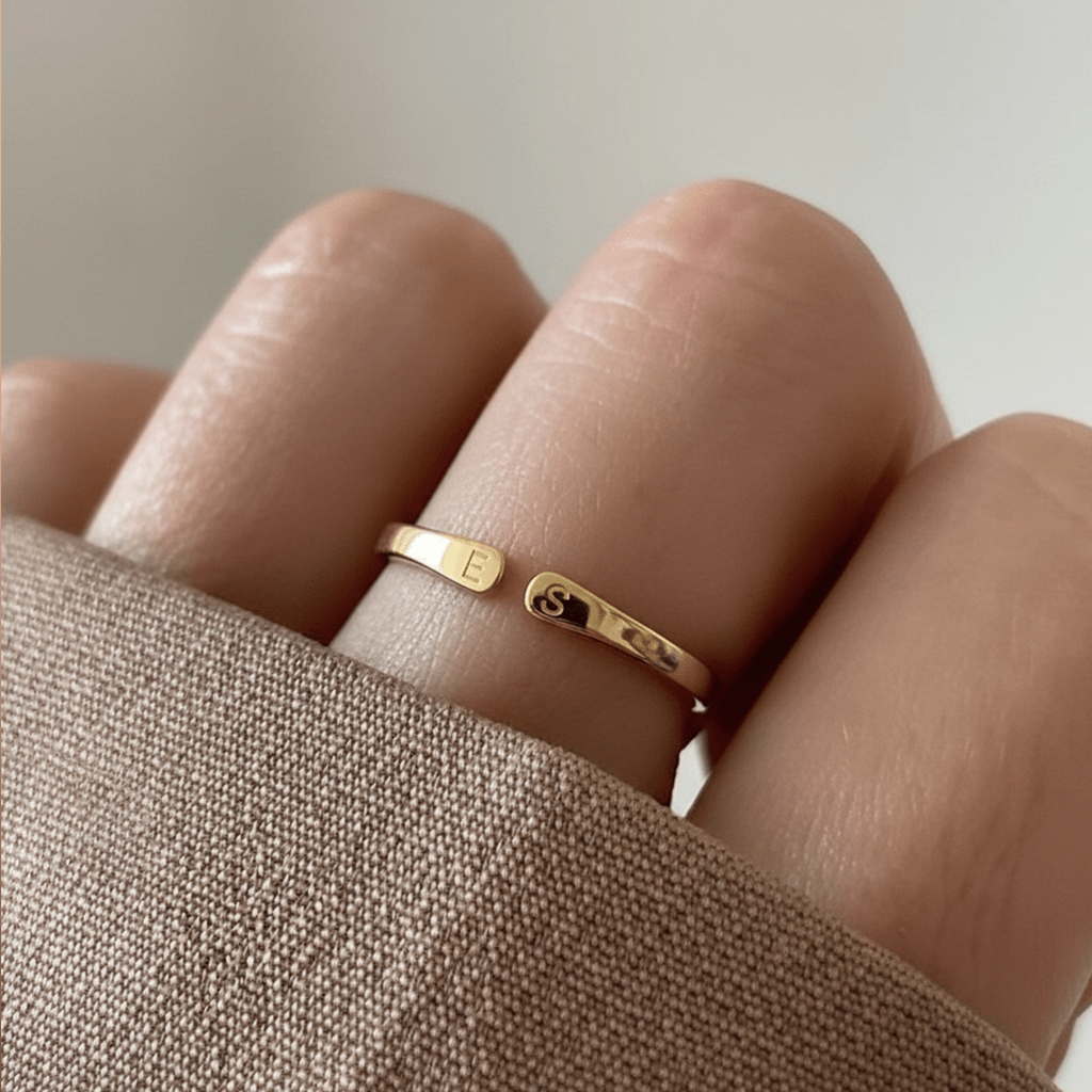 Anillo ajustable con inicial - vittoria stile