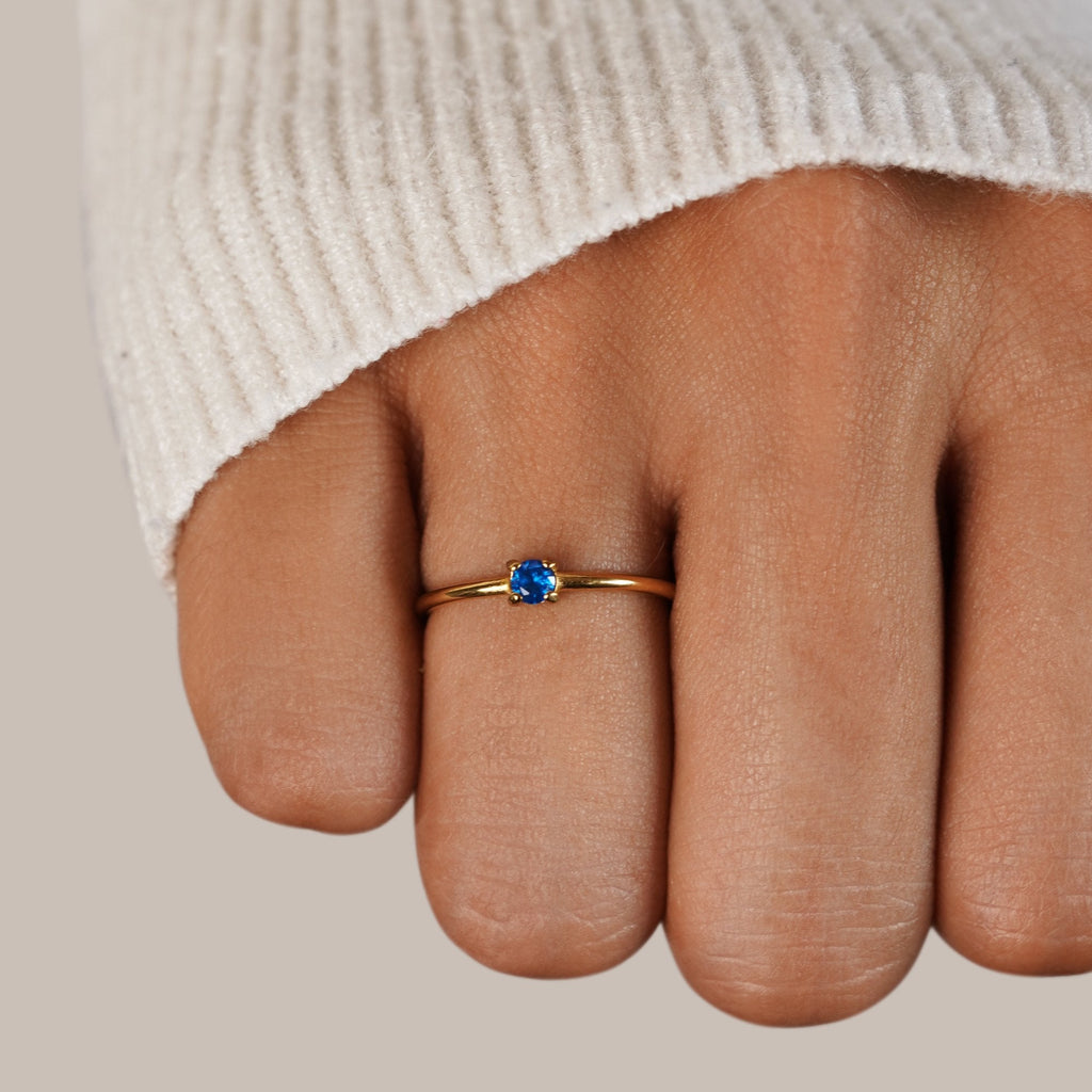 Anillos de oro de 18 quilates con piedra de nacimiento - vittoria stile