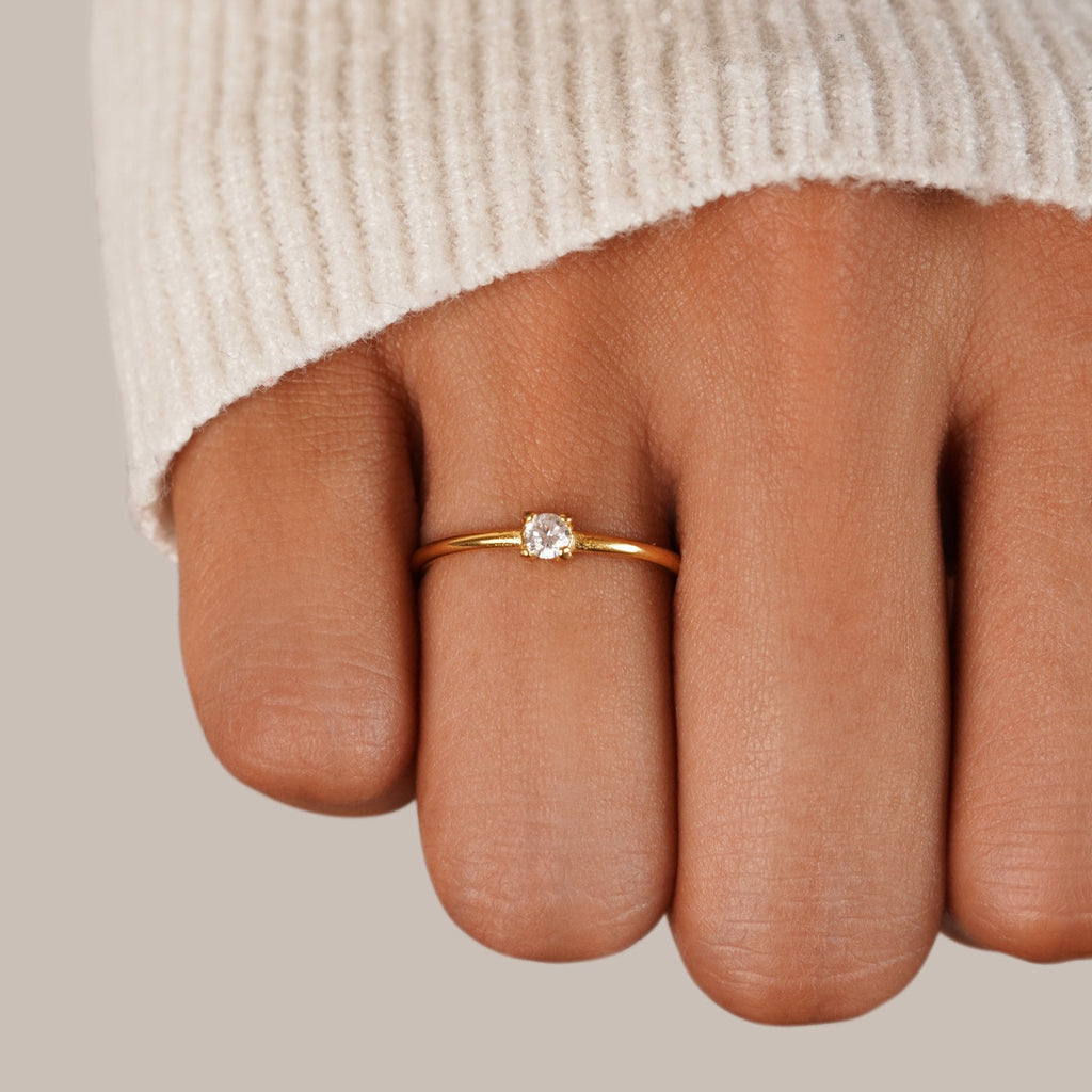 Anillos de oro de 18 quilates con piedra de nacimiento - vittoria stile