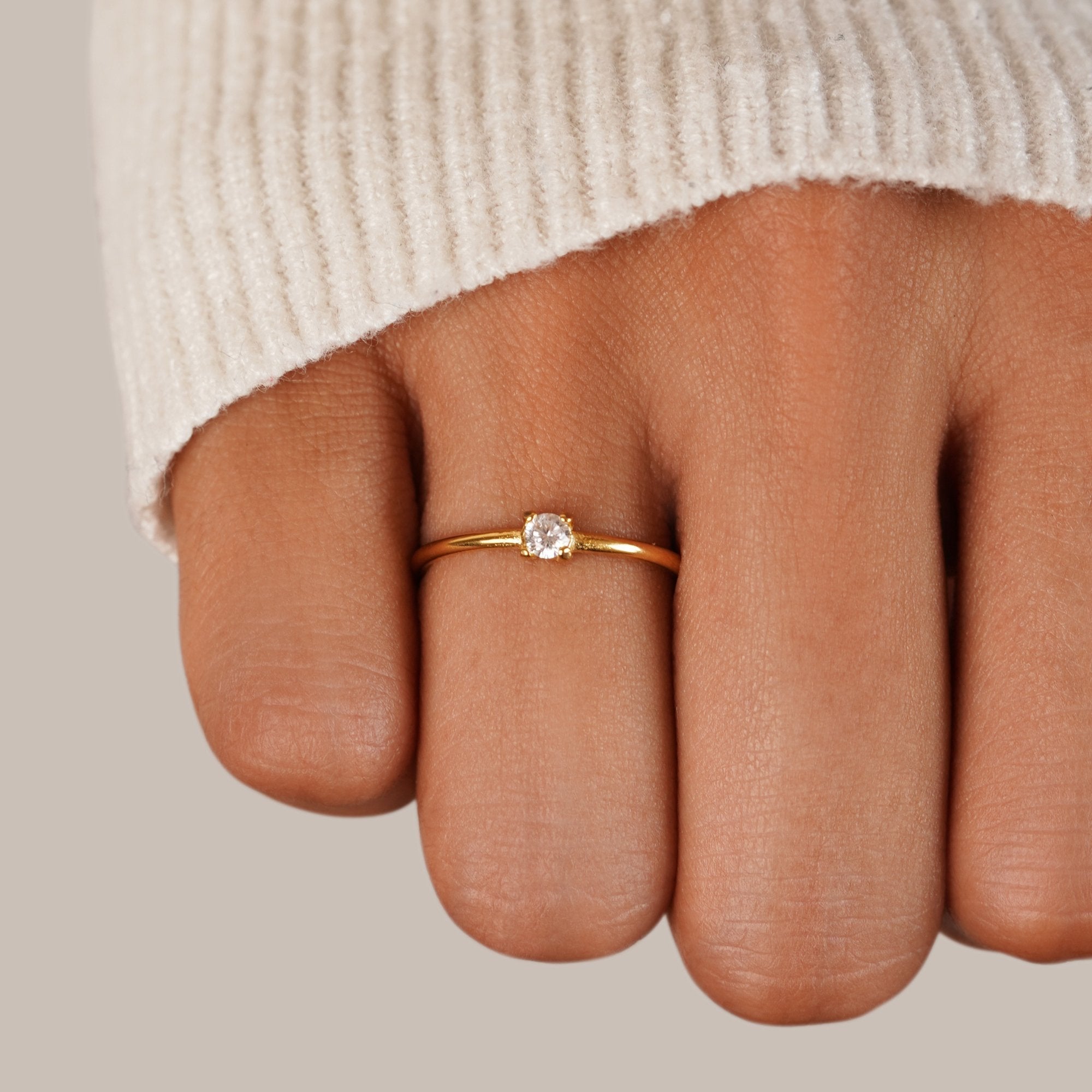 Anillos de oro de 18 quilates con piedra de nacimiento - vittoria stile