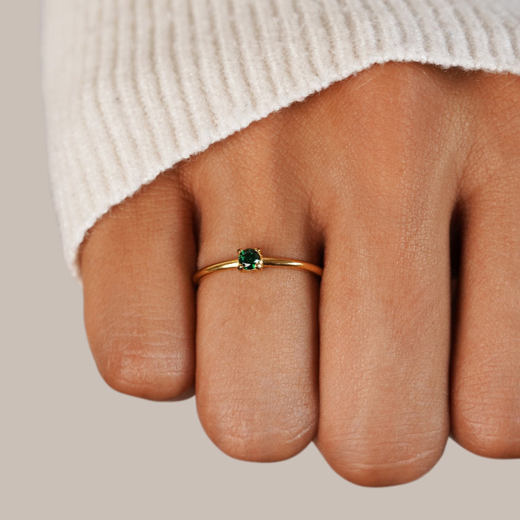 Anillos de oro de 18 quilates con piedra de nacimiento - vittoria stile