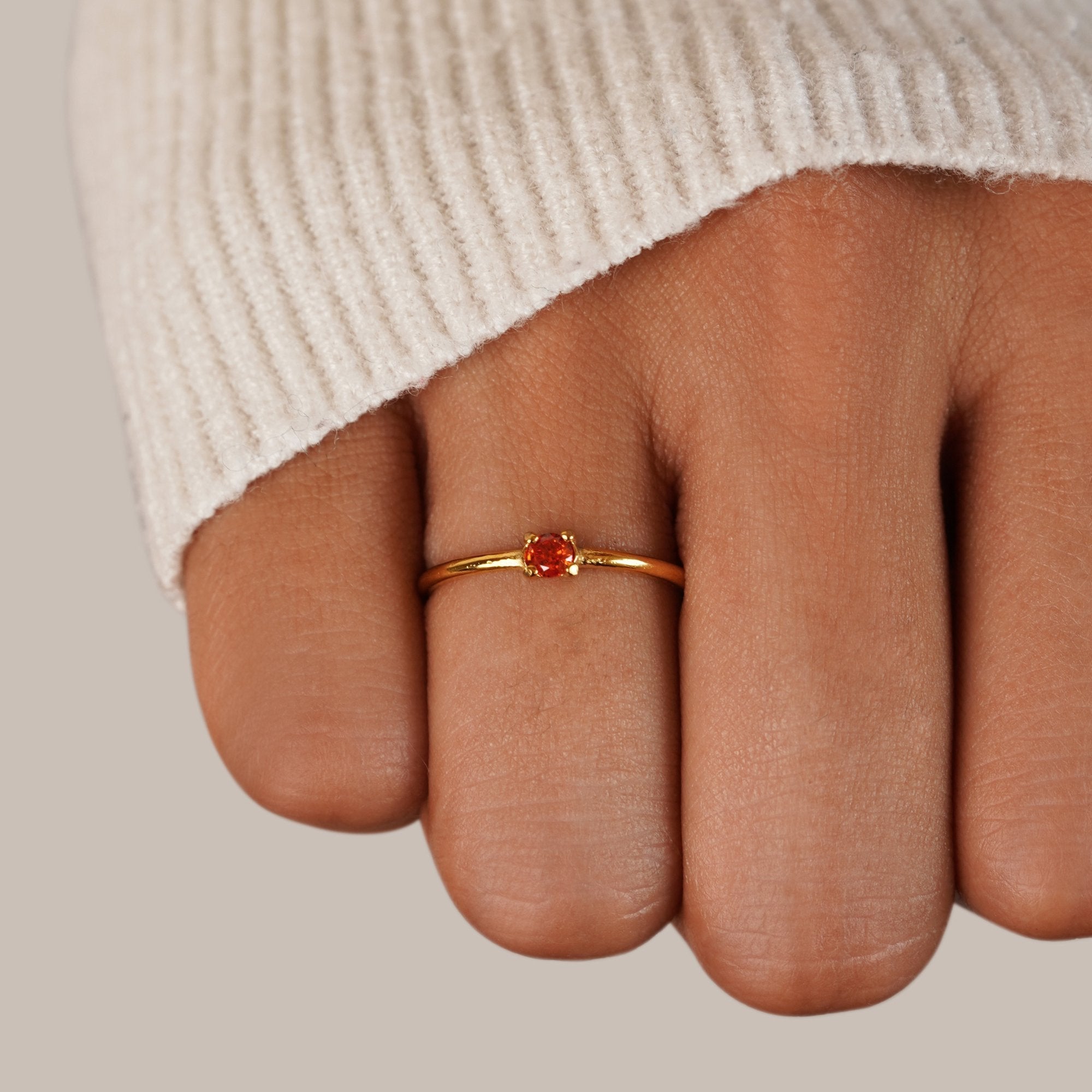 Anillos de oro de 18 quilates con piedra de nacimiento - vittoria stile