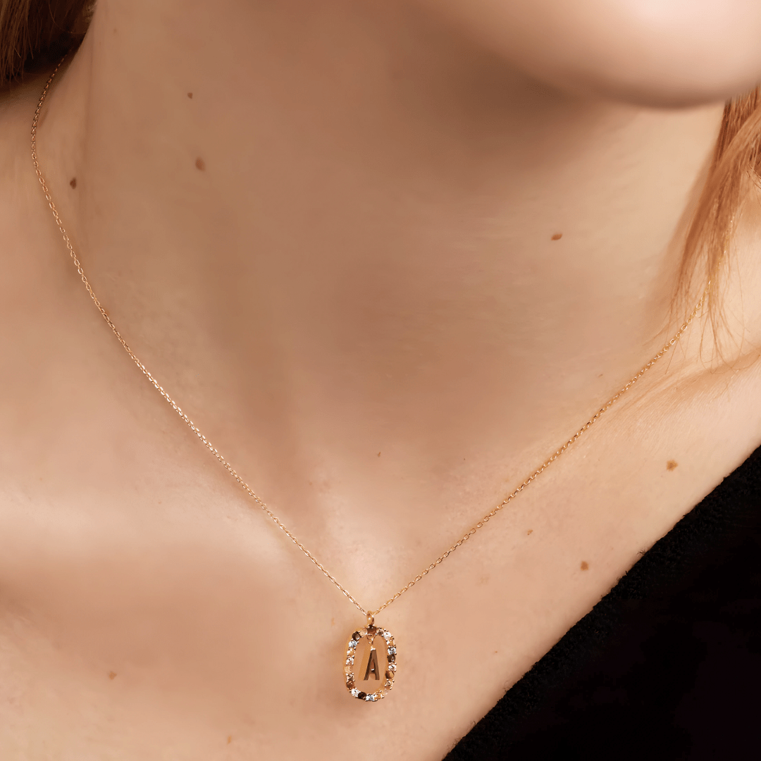 Collar Inicial Radiante - vittoria stile