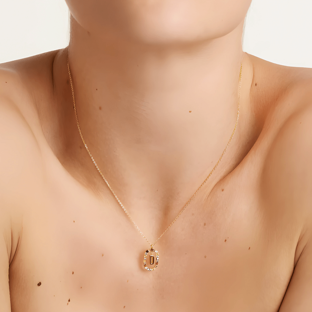 Collar Inicial Radiante - vittoria stile