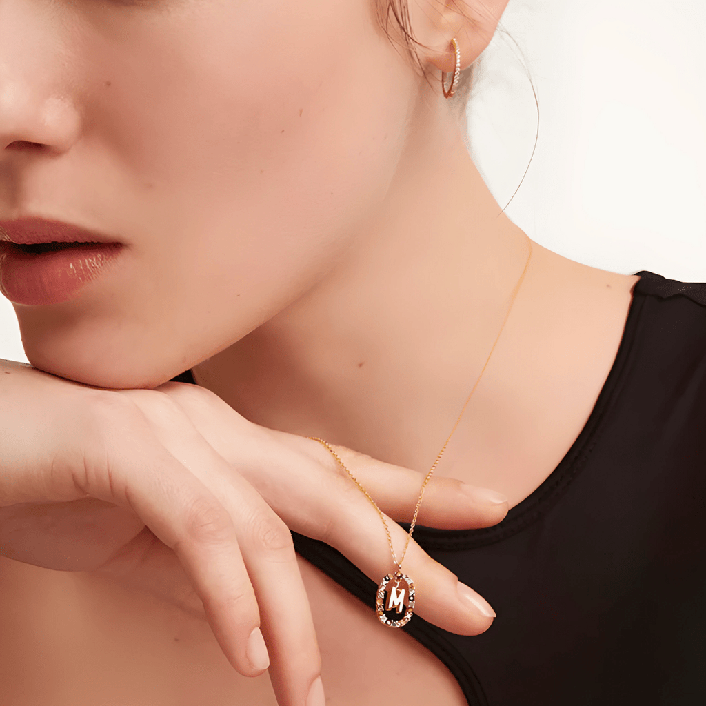 Collar Inicial Radiante - vittoria stile
