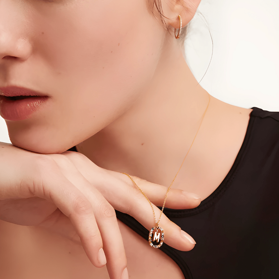 Collar Inicial Radiante - vittoria stile