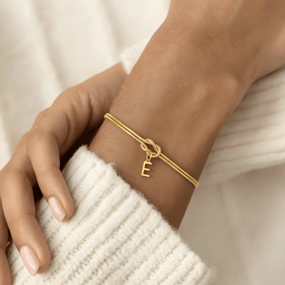 Pulsera Nudo con Letra - vittoria stile