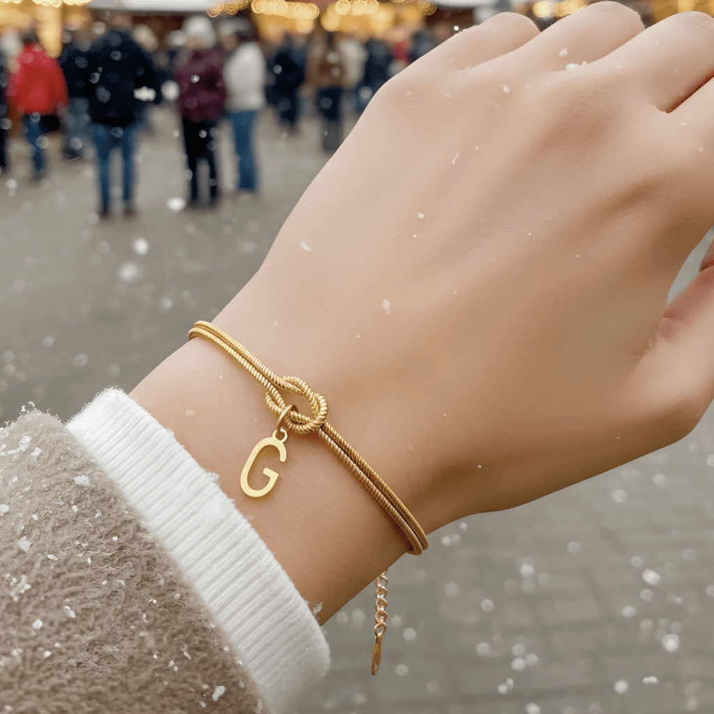 Pulsera Nudo con Letra - vittoria stile