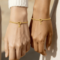 Pulsera Nudo con Letra - vittoria stile