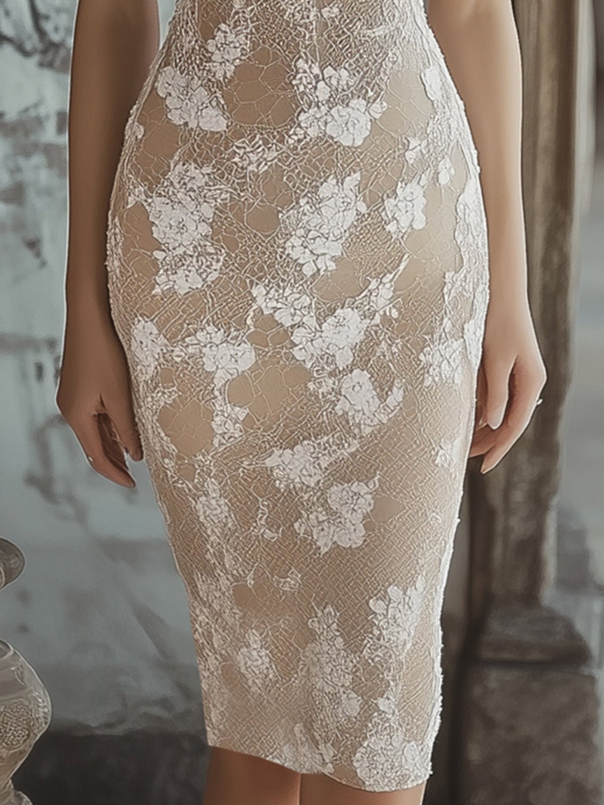 Vestido Bodycon de Encaje Beige Claro – Escote en V - vittoria stile