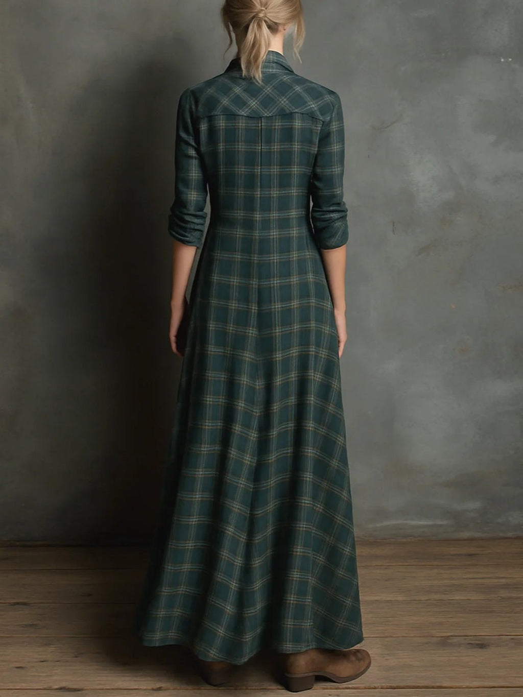 Vestido camisero largo verde a cuadros con solapas y una sola fila de botones - vittoria stile