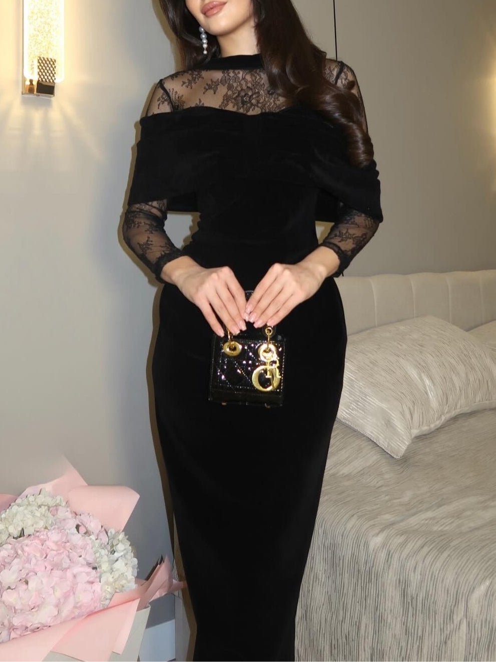 Vestido maxi entallado de terciopelo negro con ribete de encaje - vittoria stile