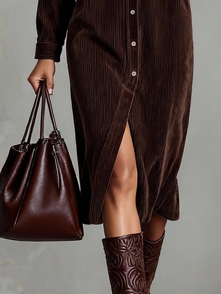 Vestido midi de pana holgado con dos bolsillos en el pecho y botonadura simple - vittoria stile
